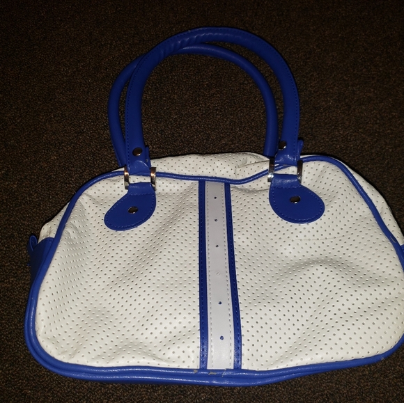 Purses - Picture 2 of 16